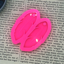 Load image into Gallery viewer, Feather mould