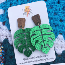 Load image into Gallery viewer, Monstera earrings